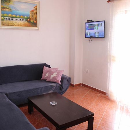 Crew Hostel Τίρανα Εξωτερικό φωτογραφία