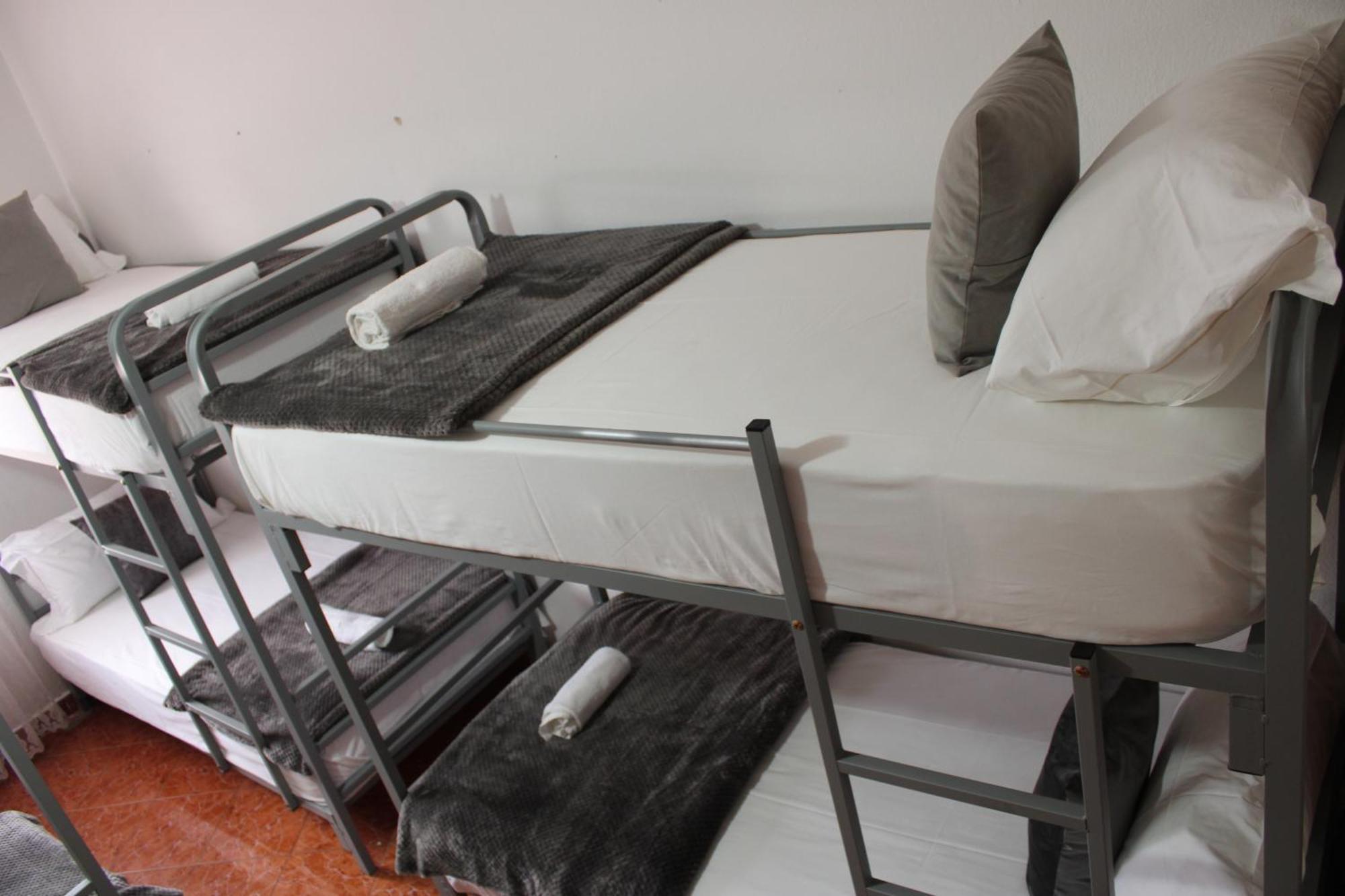 Crew Hostel Τίρανα Εξωτερικό φωτογραφία