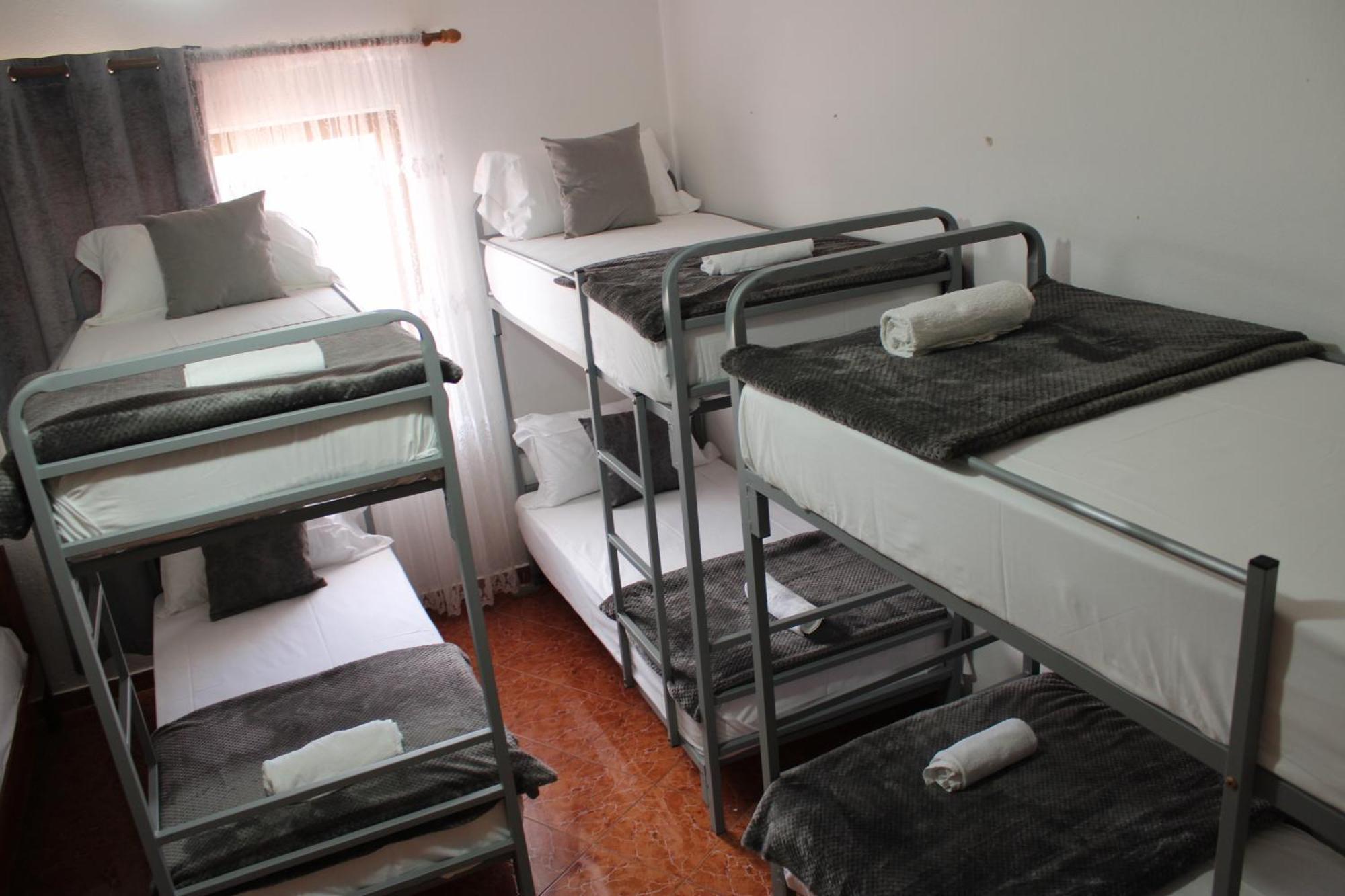 Crew Hostel Τίρανα Εξωτερικό φωτογραφία
