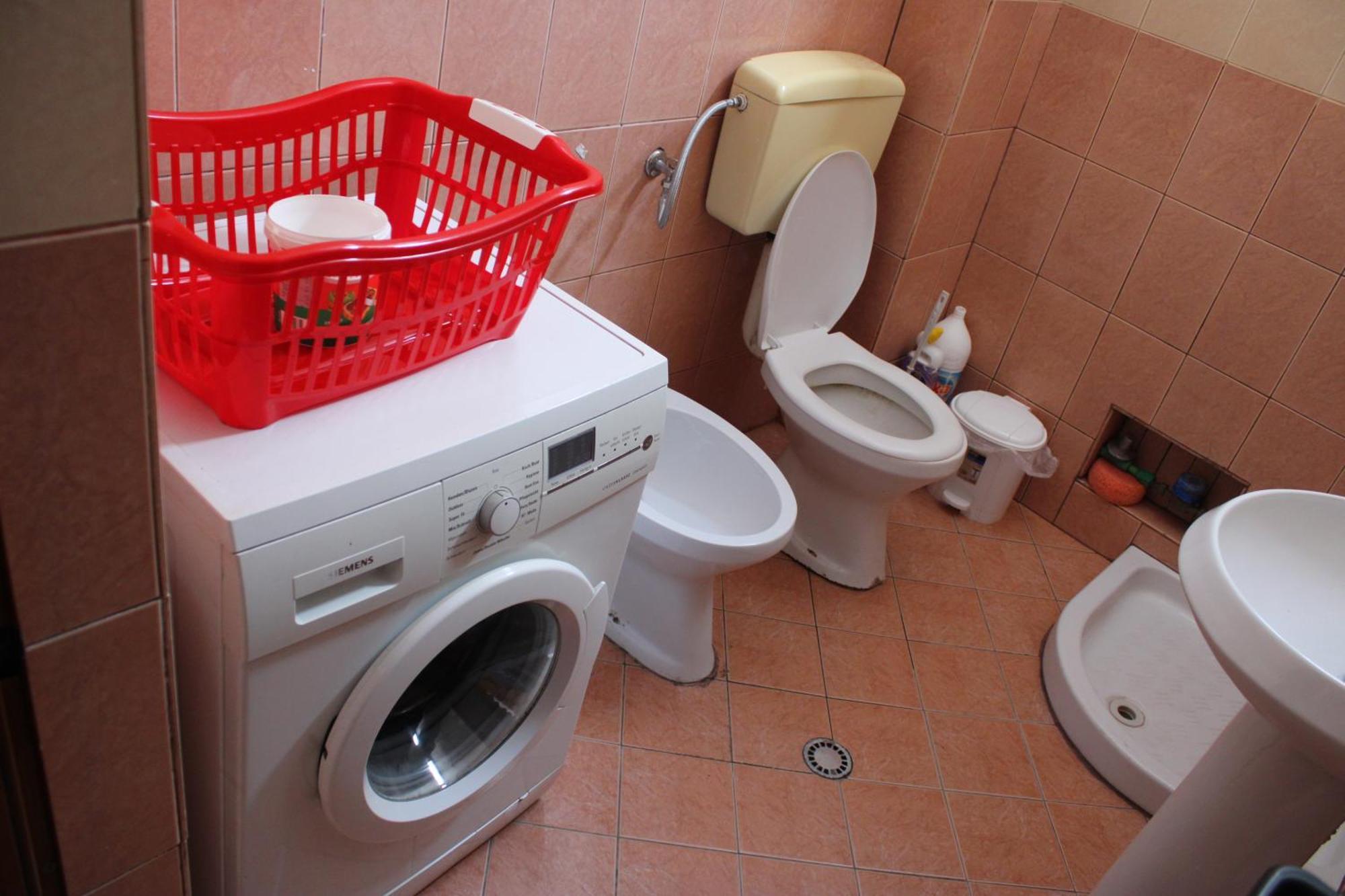 Crew Hostel Τίρανα Εξωτερικό φωτογραφία