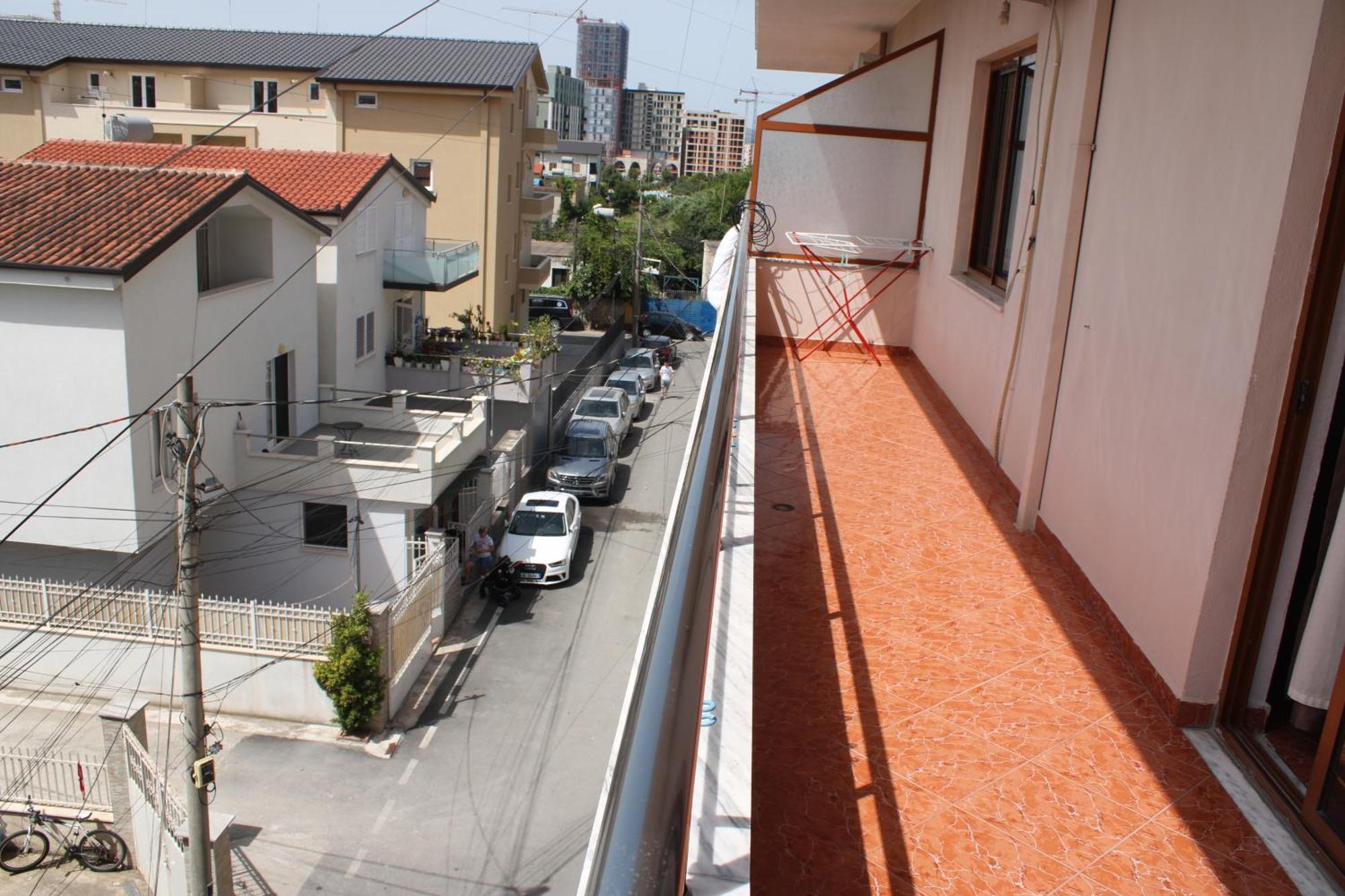 Crew Hostel Τίρανα Εξωτερικό φωτογραφία